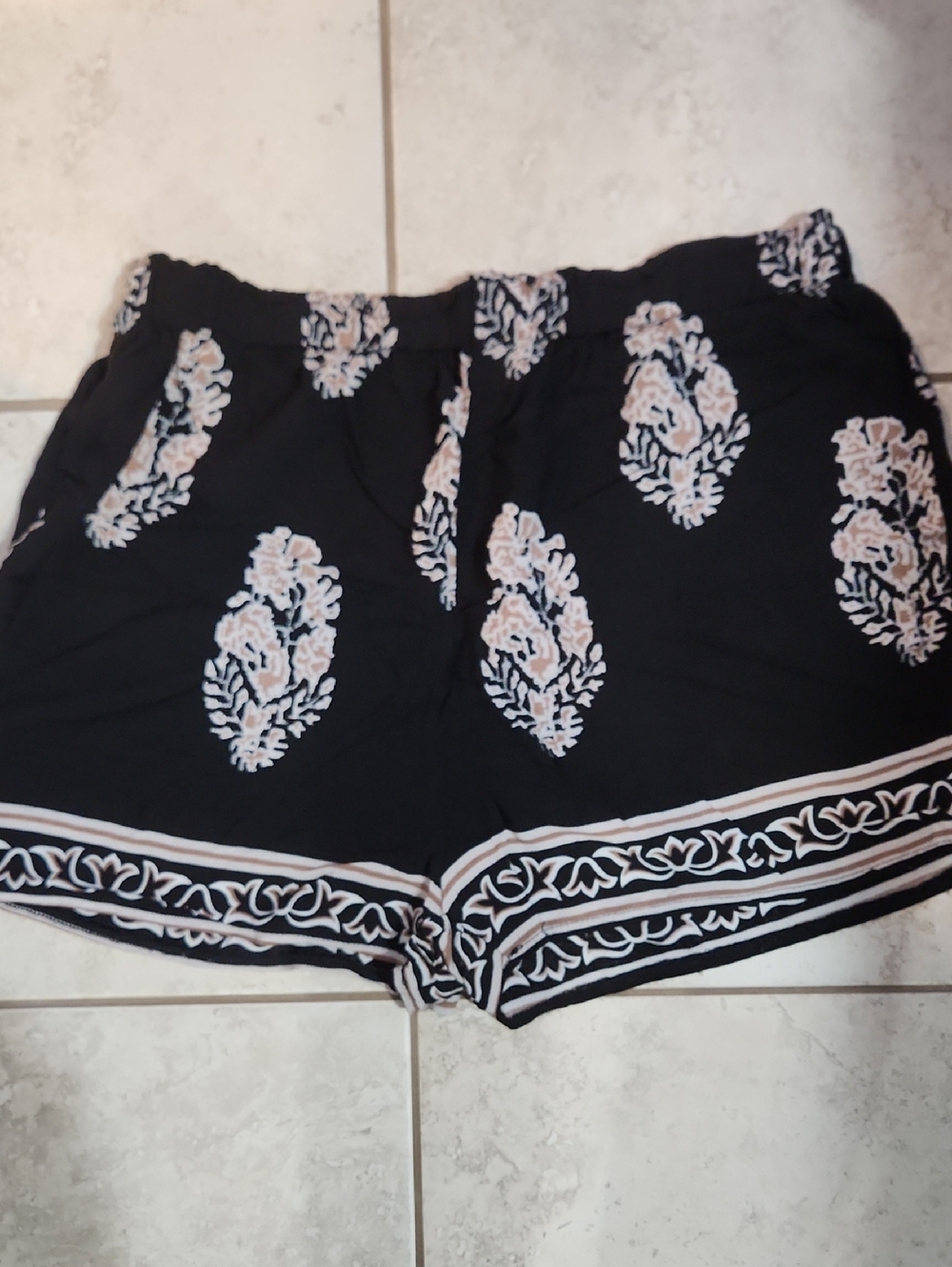 SHEIN Black Floral Border High Waist Women's Shorts